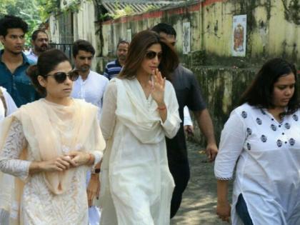 Shilpa Shetty during the funeral of her father Surendra Shetty in Mumbai | shilpa Shetty during the funeral of her father Surendra Shetty in Mumbai