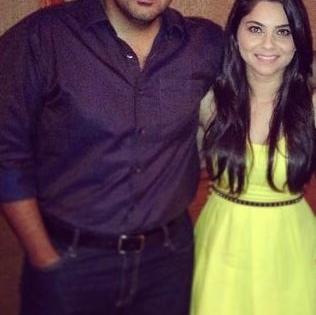 सोनाली मागतीये आदित्यला पार्टी