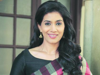 सोनाली कुलकर्णीची हटके अदा