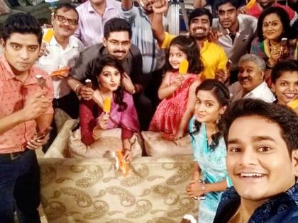 Ice-cream party at the set of 'Unclean' | ​'नकळत सारे घडले'च्या सेटवर झाली आईस्क्रीम पार्टी