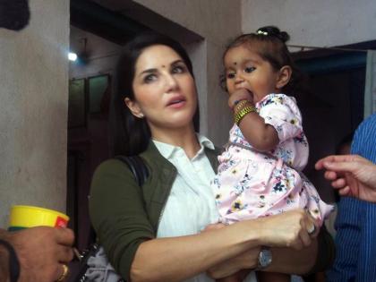 Sunny Leone's life changed after adoption; Read she narrated experience! | निशाला दत्तक घेतल्यानंतर सनी लिओनीचे बदलले आयुष्य; वाचा तिने कथन केलेला अनुभव!