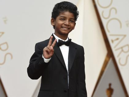 OSCARS 2017: जिमी किमेलचा मराठमोळ्या सनी पवारसोबत ‘लायन किंग’ मोमेंट