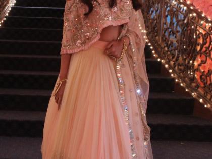 सुरभी पडली लेहेंगाच्या प्रेमात