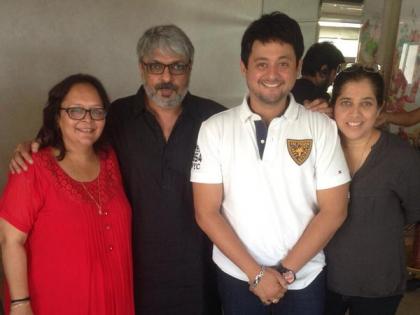 स्वप्निल रंगणार लाल इश्क मध्ये