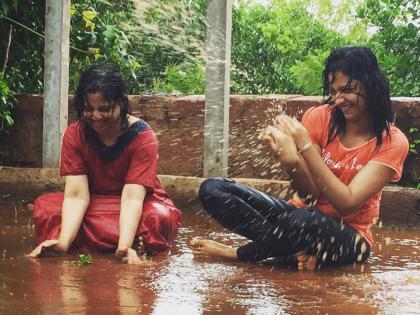 The joy of looting the rain | तेजश्री प्रधान लुटते पावसाचा आनंद