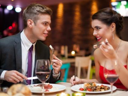 VALENTINE DAY SPECIAL: Make hair and skin beautiful for Valentine's Day! | VALENTINE DAY SPECIAL : ‘व्हॅलेंटाईन्स डे’ला केस व त्वचा बनवा सुंदर ! VALENTINE DAY SPECIAL: Make hair and skin beautiful for Valentine's Day! | VALENTINE DAY SPECIAL : ‘व्हॅलेंटाईन्स डे’ला केस व त्वचा बनवा सुंदर !