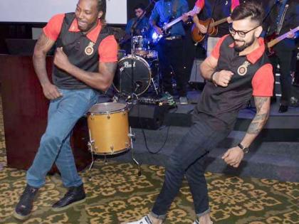 See, Gayle and Virat's Fine Dance | पाहाच, गेल व विराटचा भन्नाट डान्स