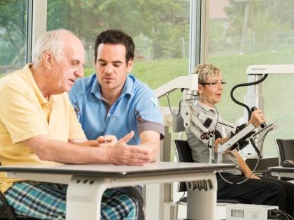 'Weareables' that increase the arm strength after stroke | स्ट्रोकनंतर हाताची शक्ती वाढविणारे ‘वेयरेबल्स’ 'Weareables' that increase the arm strength after stroke | स्ट्रोकनंतर हाताची शक्ती वाढविणारे ‘वेयरेबल्स’