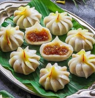 Raksha Bandhan Maharashtra food : नारळाचे ७ पारंपरिक पदार्थ, जुन्या काळातले हे पदार्थ आजही करायला सोपे
