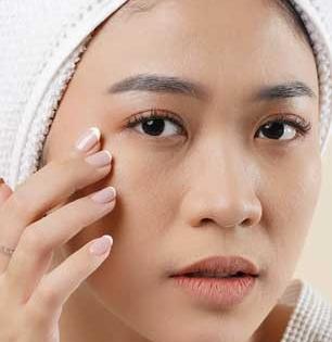 नारळाचे तेल करते जादू, 'असं' लावा चेहऱ्यावर- त्वचेचा ग्लो वाढेल आणि बँकबॅलन्सही-विसरा महागड्या क्रिम्स