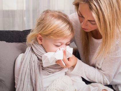 how to keep your child away from cold and fever in rainy season | पावसाळ्यात मुलांना सर्दी-पडसे होण्याची भीती वाटते? वेळीच करा 'हे' उपाय!