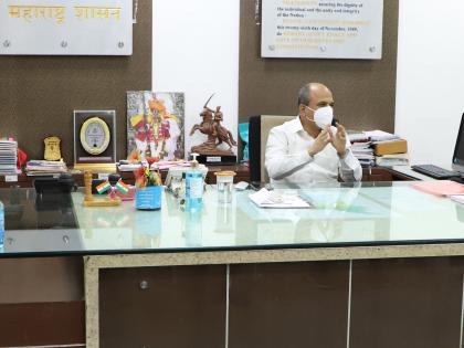 District border checkpoints to be tightened: Collector Daulat Desai | सीमा नाक्यांवर तपासणी आणखी कडक करणार : जिल्हाधिकारी दौलत देसाई