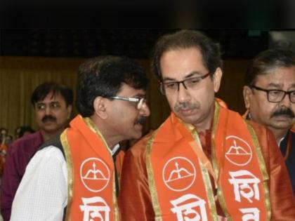 Possibility of party-symbol bow and arrow passing through Shiv Sena's hands What is the exactly meaning of Sanjay Raut's tweet | Sanjay Raut : 'धनुष्यबाण' शिवसेनेच्या हातातून जाण्याची शक्यता! संजय राऊतांच्या सूचक ट्विटचा नेमका अर्थ काय?