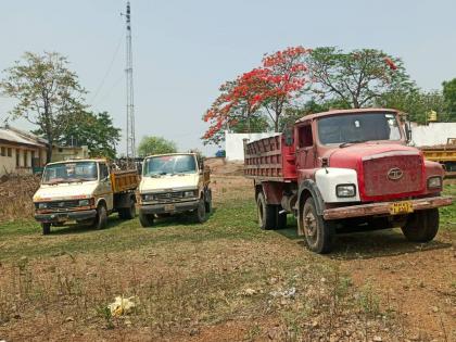 Illegal transportation of secondary minerals in full swing, four vehicles caught in Khamgaon | गौण खनिजाची अवैध वाहतूक जोरात, खामगावात पकडली चार वाहने