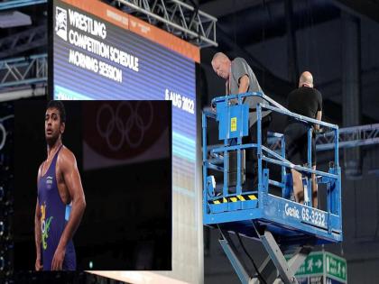 Commonwealth Games 2022: Major accident averted in Commonwealth Games, athletes narrowly escape during wrestling matches | Commonwealth Games 2022: राष्ट्रकुल स्पर्धेत मोठी दुर्घटना टळली, कुस्तीच्या लढतींदरम्यान खेळाडू बालंबाल बचावले