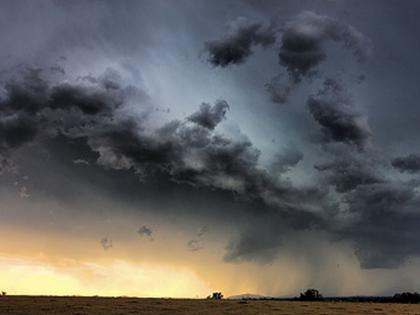 Climate change, torrential rain and cloudy weather | हवामानात बदल, रिमझिम पाऊस अन् ढगाळ वातावरण