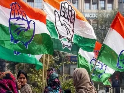 उत्तर भारतीयांसाठी काँग्रेसचा स्वतंत्र जाहीरनामा प्रसिद्ध; रेल्वे प्रवासी भवन, गोठ्यांना परवानगी देण्याची मागणी - Marathi News | Congress releases separate manifesto for North Indians; Demands permission for railway passenger buildings, cattle sheds | Latest News at Lokmat.com