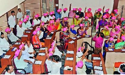  Congress-Nationist 'Hands Up' Together! Mayor-Dy. Mayor Choosing: The role of the Army has been decisive | कॉँग्रेस-राष्टवादीचे एक साथ वर ‘हात’! महापौर-उपमहापौर निवड : सेनेची भूमिका ठरली निर्णायक