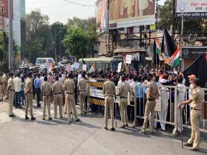 पुण्यात काँग्रेसकडून आंदोलन पुण्यात काँग्रेसकडून आंदोलन