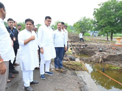 congress balasaheb thorat inspected the damaged villages in sambhaji nagar and ahilya nagar district | “आई कृपा कर, सरकारला बुद्धी दे!”; बाळासाहेब थोरातांचे मोहटादेवी चरणी साकडे, नुकसानीची पाहणी