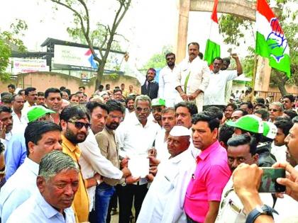 Congress bullock cart rally against fuel price hike | इंधन दरवाढ विरोधात काँग्रेसचा बैलगाडी मोर्चा