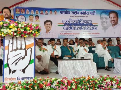 Latur: Political Dhonde meal in Nilangya; Rangli discussion on candidacy! Laughter among workers | Latur: निलंग्यात राजकीय धोंडे जेवण; उमेदवारीवरून रंगली चर्चा! कार्यकर्त्यांत हास्यकल्लोळ