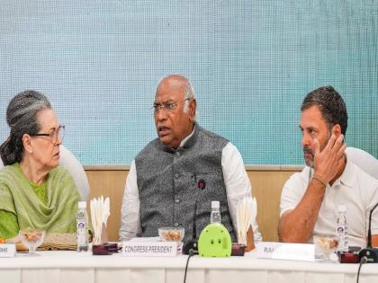 Congress strikes again; 1,745 crore tax notice | काॅंग्रेसला पुन्हा दणका; १,७४५ कोटींची कर नोटीस