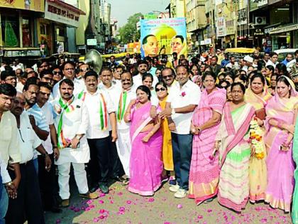 Congress party workers take oath for strong party in Nagpur | नागपुरात काँग्रेसच्या कार्यकर्त्यांनी घेतली पक्ष मजबुतीची शपथ