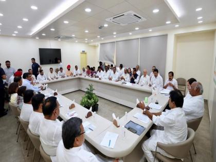 Congress on Action Mode for Maharashtra Assembly election A team of 10 members of the party was appointed for the seat allocation of Mva | महाराष्ट्र विधानसभेसाठी काँग्रेस 'ॲक्शन मोड'वर; मविआच्या जागावाटपासाठी नेमली पक्षातील १० जणांची समिती