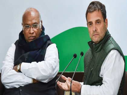 Mallikarjun Kharge: bjp-wins-mayor-deputy-mayor-post-in-kalaburagi-city-corporation | Mallikarjun Kharge: काँग्रेस अध्यक्ष मल्लिकार्जुन खर्गे यांना आपल्याच घरात धोबीपछाड; एका मताने भाजपचा विजय...