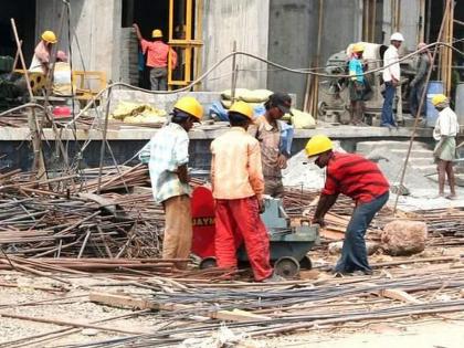 Report called for by the government on winding up construction worker midday meal scheme; Influence of 'Lokmat' | बांधकाम कामगार मध्यान्ह भोजन योजना गुंडाळत शासनाने मागविला अहवाल; प्रभाव ‘लोकमत’चा