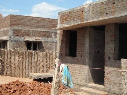 Construction of houses stopped due to unavalabality of sand district of Washim | वाशिम जिल्ह्यात रेतीअभावी घरांचे बांधकाम ठप्प!