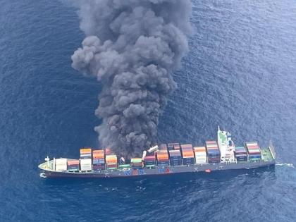 Singapore container ship MV WAN HAI 503 catches fire off Kerala coast rescue operation | मुंबईला जाणाऱ्या मालवाहू जहाजात स्फोट, ५० कंटेनर समुद्रात पडले; ४ कर्मचारी बेपत्ता Singapore container ship MV WAN HAI 503 catches fire off Kerala coast rescue operation | मुंबईला जाणाऱ्या मालवाहू जहाजात स्फोट, ५० कंटेनर समुद्रात पडले; ४ कर्मचारी बेपत्ता