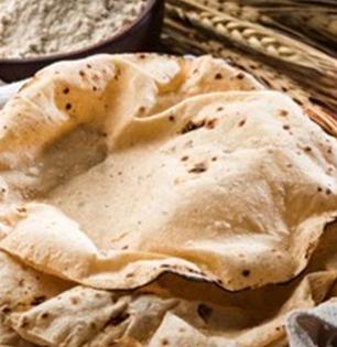 पोळ्या होतात कडक चामट? फक्त चार स्टेप्स , भाकरी-पोळी दिवसभर राहील मऊ आणि नरम