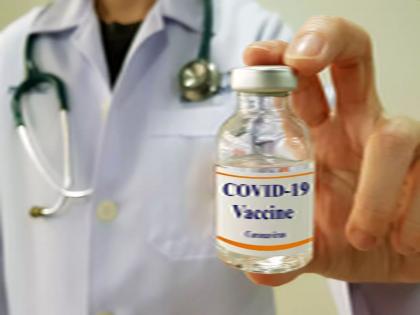 Three priority groups of the population for corona vaccination | काेराेनाच्या लसीकरणासाठी लाेकसंख्येचे तीन प्राधान्य गट