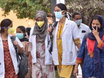 The use of masks in public places is a compulsory, public space, workplace, social distancing to follow a productive establishment | सार्वजनिक ठिकाणी मास्क वापरणे अनिवार्य,सार्वजनिक जागा, कामाची जागा, उत्पादक आस्थापनेवर पाळा सोशल डिस्टन्सिंग  