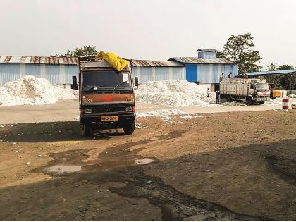 The center will close on June 1; Fear of falling without buying cotton this year | १ जून रोजी खरेदी केंद्र बंद होणार; यंदा खरेदीविना कापूस पडून राहण्याची भिती