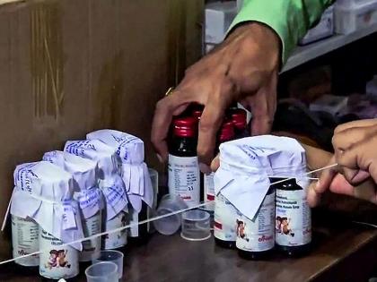 खाेकल्यावर कफ सीरप घेताय? मग जाणून घ्या या गोष्टी...; डॉक्टरांचा सल्ला न घेता औषध वापरणे धोकादायक