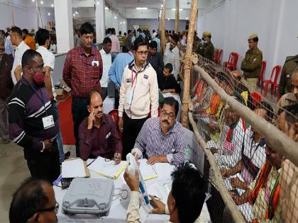 एका प्रभागानतरच दुसऱ्या प्रभागाची मोजणी; निकालांचे कल स्पष्ट होण्यास विलंबाची शक्यता - Marathi News | Counting of votes will be done ward by ward possibility of delay in the results becoming clear | Latest News at Lokmat.com एका प्रभागानतरच दुसऱ्या प्रभागाची मोजणी; निकालांचे कल स्पष्ट होण्यास विलंबाची शक्यता - Marathi News | Counting of votes will be done ward by ward possibility of delay in the results becoming clear | Latest News at Lokmat.com