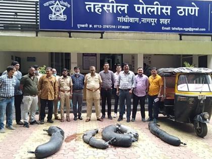 Worth One lakh Mohfula liquor was seized | एक लाखाची मोहफुलाची दारू पकडली