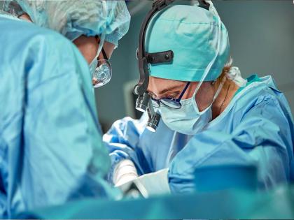 Doctor treated patient like a rat and ATM, court refuses to quash case against doctor | डॉक्टरांनी रुग्णाला उंदीर अन् एटीएम समजून वागवले, डॉक्टरवरील गुन्हा रद्द करण्यास कोर्टाचा नकार