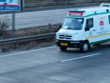 Helpless struggle for corona patients for ambulance; If someone runs out of diesel, then someone needs a doctor's letter | कोरोना रुग्णांची रुग्णवाहिकेसाठी अगतिक धडपड; कुणाचे डिझेल संपले तर कुणाला हवी डॉक्टरची चिठ्ठी