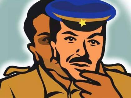 old man duped by fake cop, stole the gold ring | एप्रिल फुल! कागदात ठेवली अंगठी, निघाला दगड