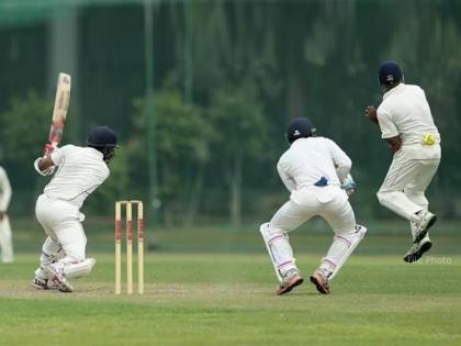 Cricket match ends in just 9 balls 6 wickets fall for 10 runs 4 batsmen return for duck Nepal prime minister cup karnali vs sudur women | अवघ्या ९ चेंडूत संपला क्रिकेट सामना, १० धावांत पडल्या ६ विकेट्स, ४ फलंदाज शून्यावरच माघारी