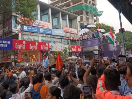 "India, India... Bharat Mata Ki Jai!" cricket world cup 2023 trophy was welcomed by Pune people with jubilation | "इंडिया, इंडिया... भारत माता की जय!" विश्वचषक ट्राॅफीचे पुणेकरांनी केले जल्लोषात स्वागत