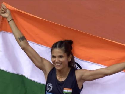 Jyothi Yarraji bagged bronze medal in the women 100m hurdles with a performance of 12.78s in FISU World University Games at Chengdu, know her journey  | वडील सुरक्षारक्षक, आई सफाई कर्मचारी! भारताच्या ज्योतीने रचला इतिहास, ०.०१सेकंदाने हुकलं ऑलिम्पिक तिकीट