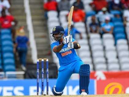 IND vs WI 3rd T20I Marathi Live : Suryakumar Yadav scores fifty in 23 balls, he completes completed 100 sixes from just 1007 balls in T20I, break Chris Gayle record  | सूर्यकुमार यादवचे २३ चेंडूंत अर्धशतक, पण ठोकली विक्रमी सेन्चुरी; मोडला ख्रिस गेलचा विक्रम 