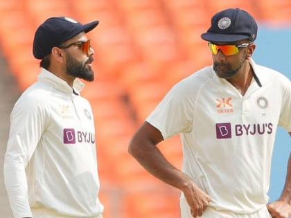 ICC Rankings : Ravichandran Ashwin regain sole ownership of the No.1 spot for Test bowlers, Virat Kohli was the big mover on the Test batter charts  | एकटा टायगर! आर अश्विनला ICC कडून मिळाली गूड न्यूज; शतकाने विराट कोहलीचंही नशीब बदललं