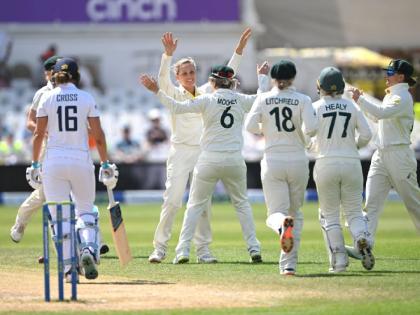 ASHLEIGH GARDNER 8 wickets for just 66 runs while defending 268 runs in the 4th innings - Australia won the Women's Ashes Test.  | ८ बाद ६६ धावा! ॲश गार्डनरने ग्रेट मुथय्या मुरलीधरचा विक्रम मोडला, ऑस्ट्रेलियाने जिंकली ॲशेस कसोटी  