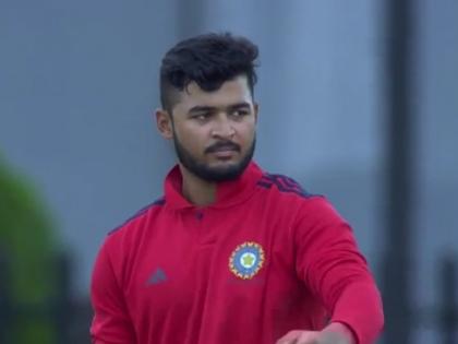 Riyan Parag scored 131 runs from just 102 balls including 5 fours & 11 sixes when West Zone was 57/5 in Deodhar Trophy | निम्मा संघ ५७ धावांवर परतलेला माघारी; रियान परागने ठोकले शतक, कुटल्या १६ चेंडूंत ८६ धावा 